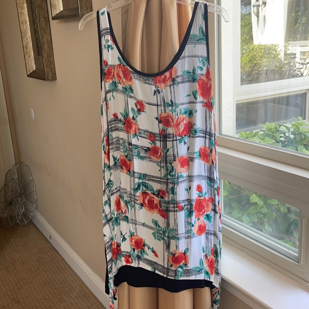 Sleeveless tunic by Karen Kane